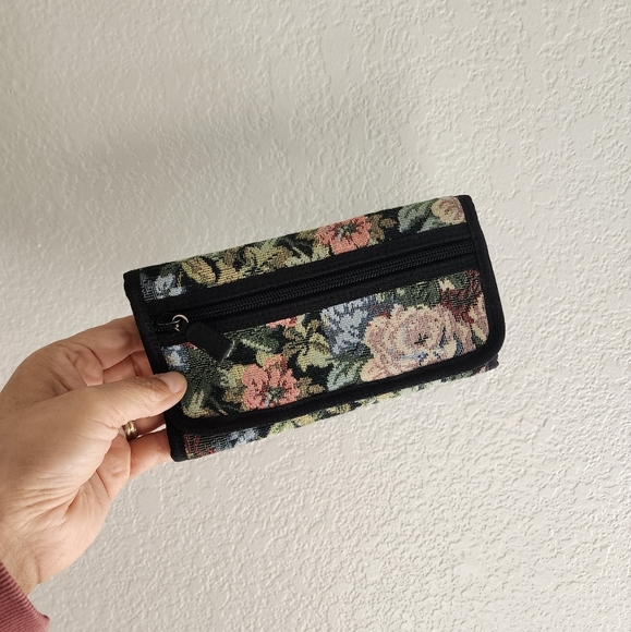 Mundi Floral Tapestry Wallet 80' Vintage Wallet - Picture 2 of 9